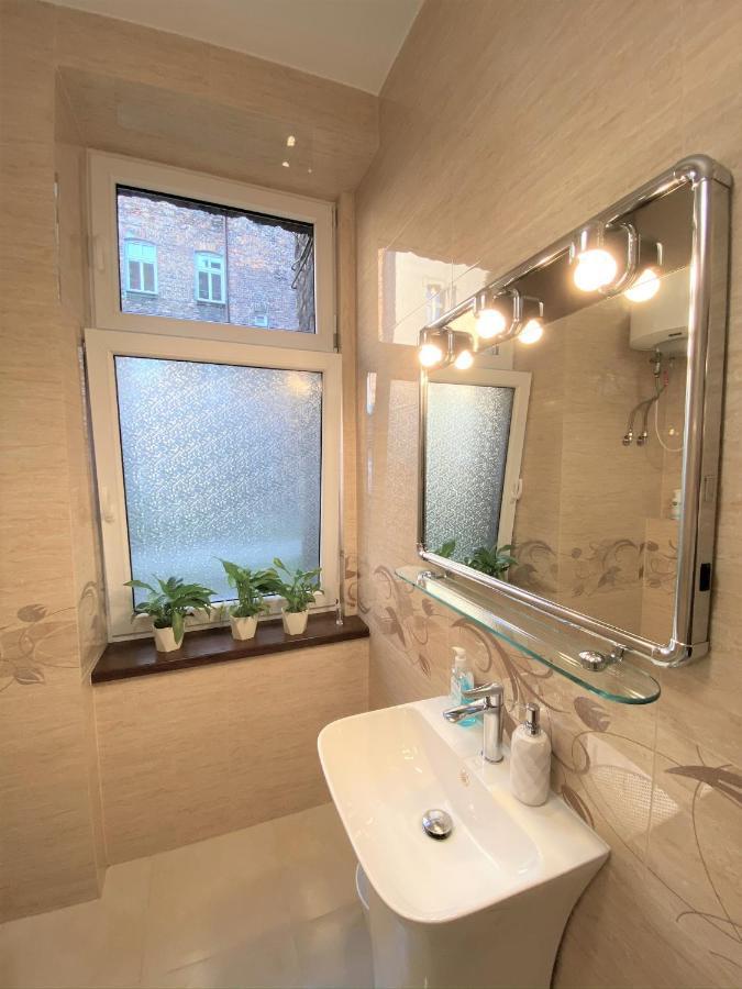 Apartament Czarne Zloto カトヴィツェ エクステリア 写真