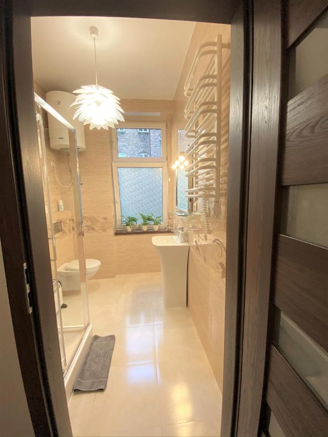Apartament Czarne Zloto カトヴィツェ エクステリア 写真